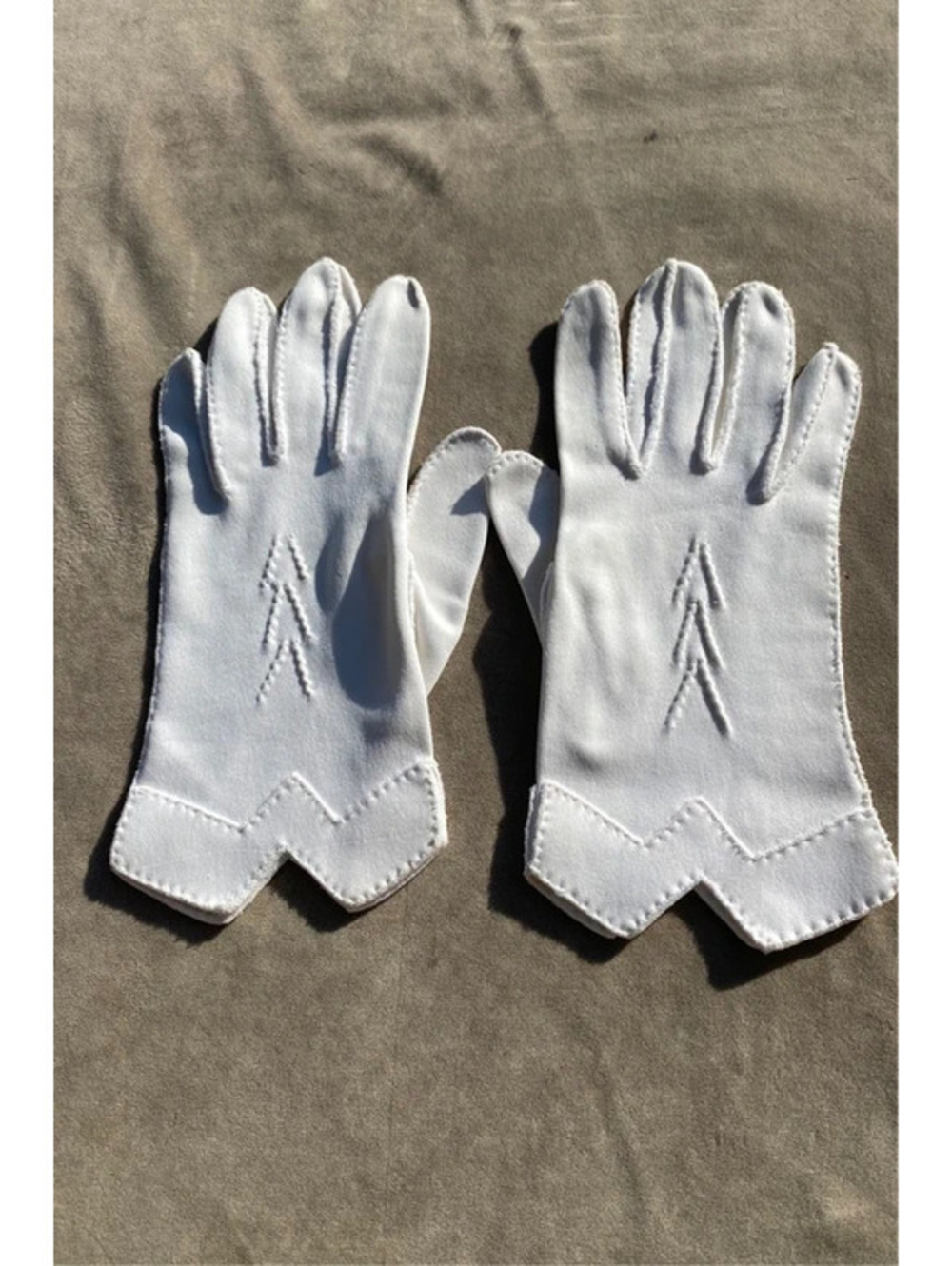 VTG Women's White Fabric Formal Gloves Small Unlined Scalloped Wedding 60s